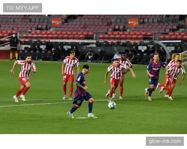 雷吉纳控球能力惊艳,稳健表现持续主导比赛全局 雷吉纳控球能力惊艳,稳健表现持续主导比赛全局