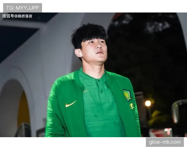 金玟哉国家队出场纪念日：展现个人成长与荣耀的坚实步伐