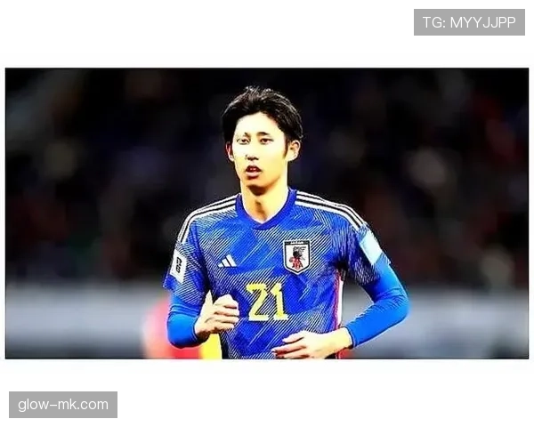 金玟哉伊藤洋辉防线配合